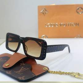 Picture of Louis Vuitton Sunglasses _SKUfw76300404fw